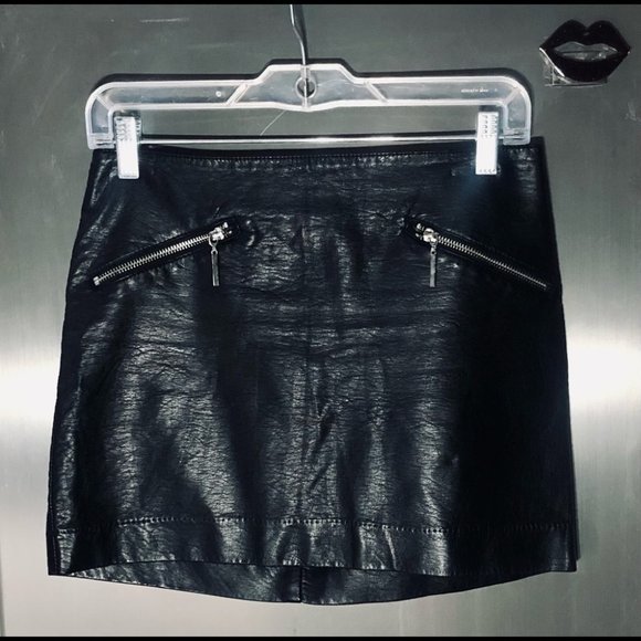 Sexy Goth Butter Soft Vegan Faux Leather Mini Skirt By Divided Size 6 - Picture 4 of 7